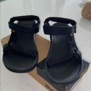 Teva NWB Hurricane XLT 2 black size 13